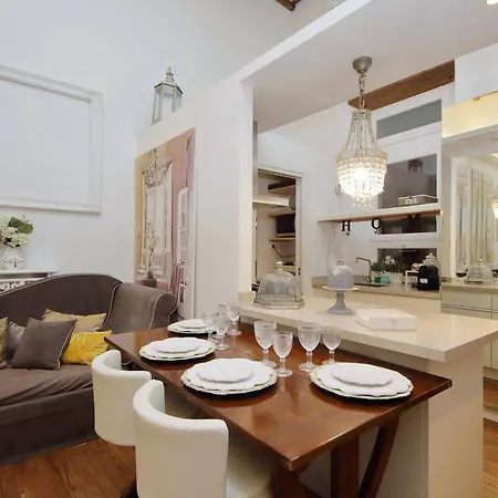 Luxury Navona By Flatinrome *