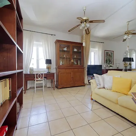 Luxury Navona By Flatinrome *